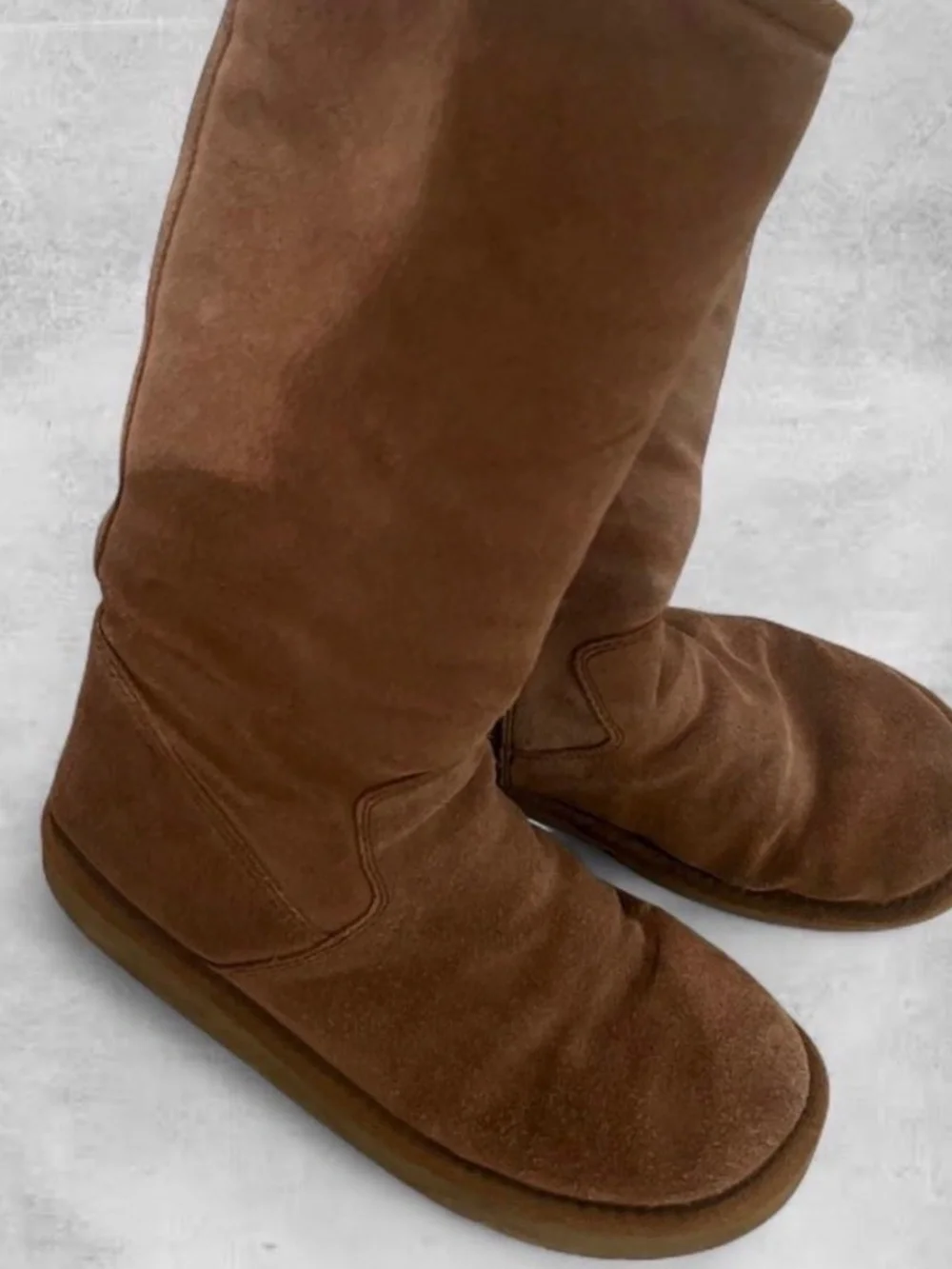UGGs Tall Tan/Beige Boots with Zipper and Shearling lining Size 8